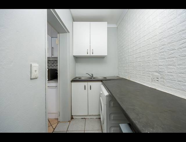 5 BEDROOM HOUSE FOR SALE IN HAGLEY